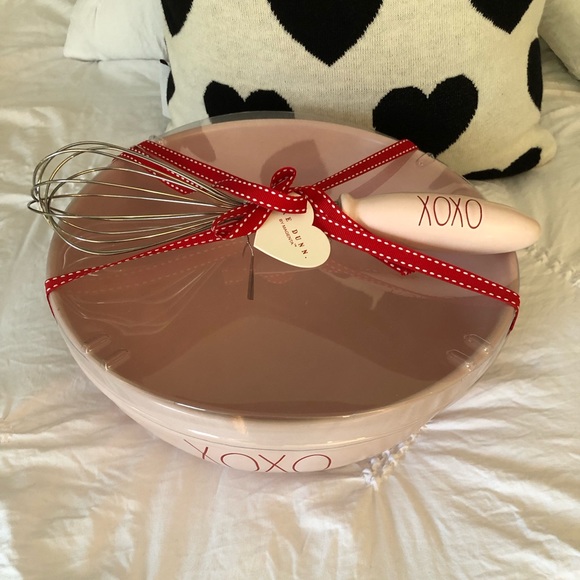 Rae Dunn Blush Pink Mixing bowl with whisk - Picture 2 of 3